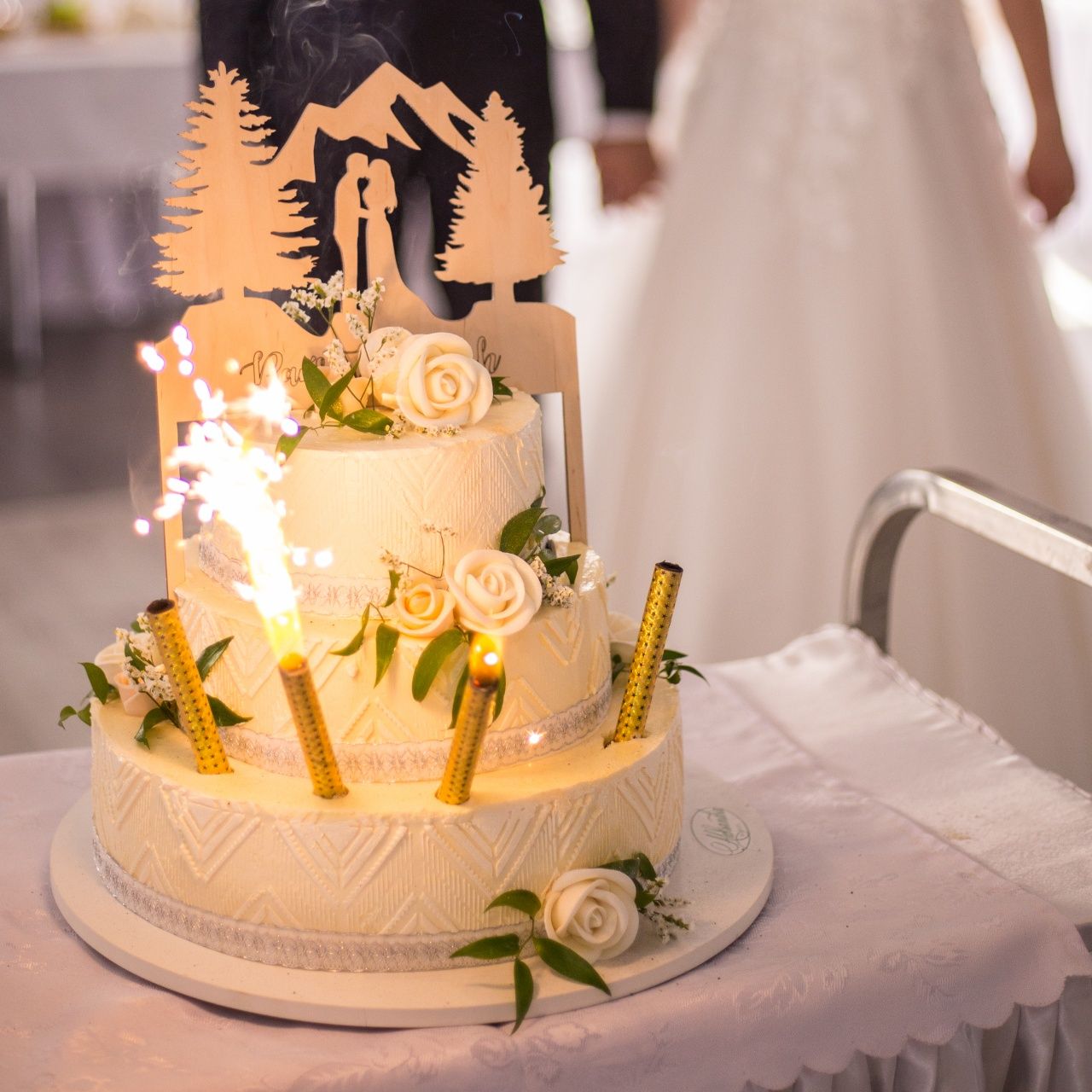 Personalizowany topper na tort (7 kolorów) motyw górski, napis na tort
