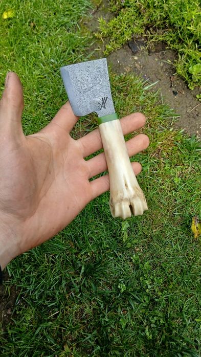 Ręcznie wykuty nóż neck knife / mini tasak / rękojeść z kości  nóż EDC