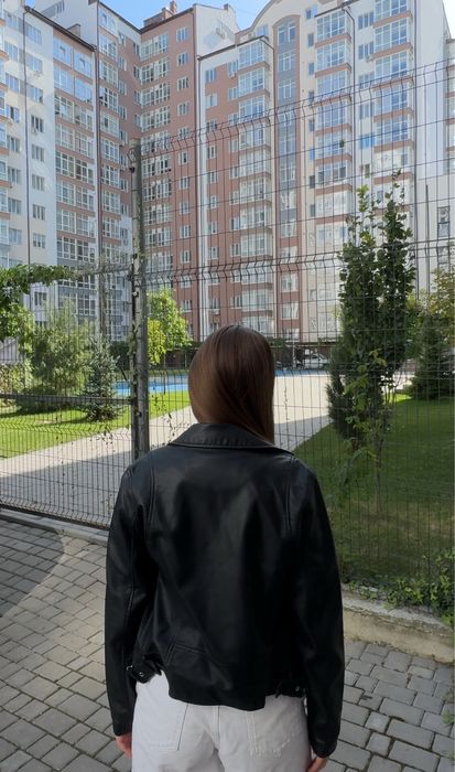 Продам шкірянку в ідеальному стані