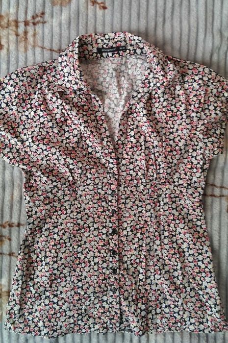 Жіноча літня теніска.