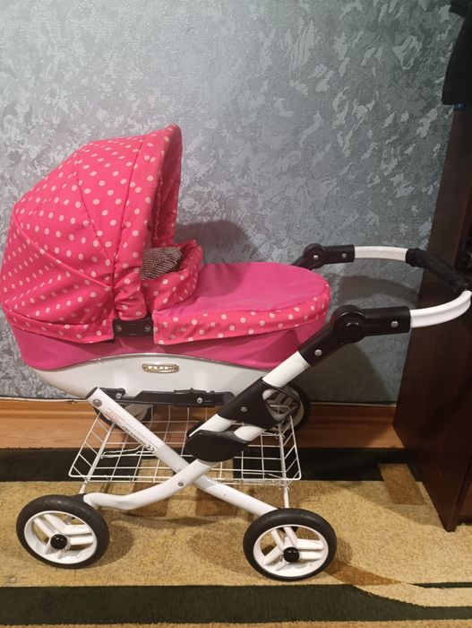 Візочок для ляльок