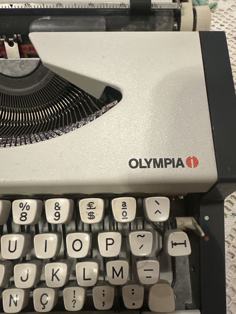 Maquina de escrever olympia