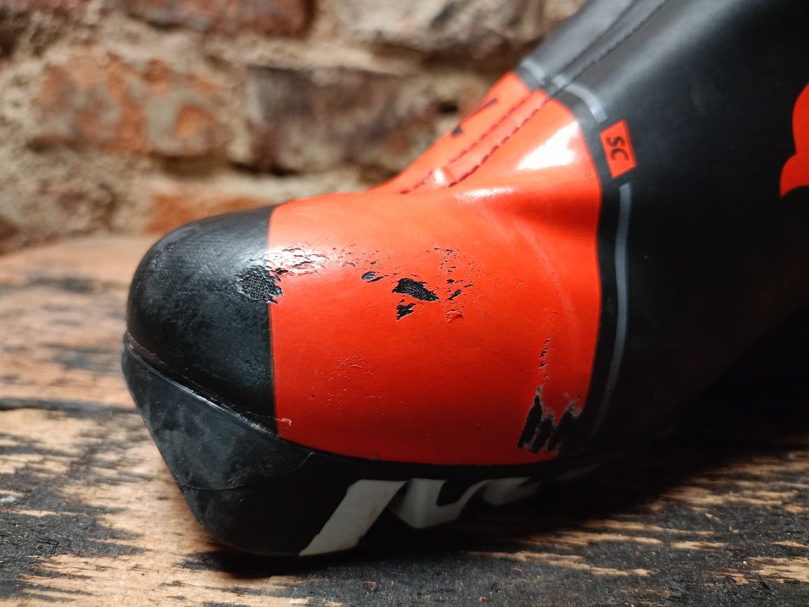 Buty do nart biegowych Rossignol XIUm Skate 38