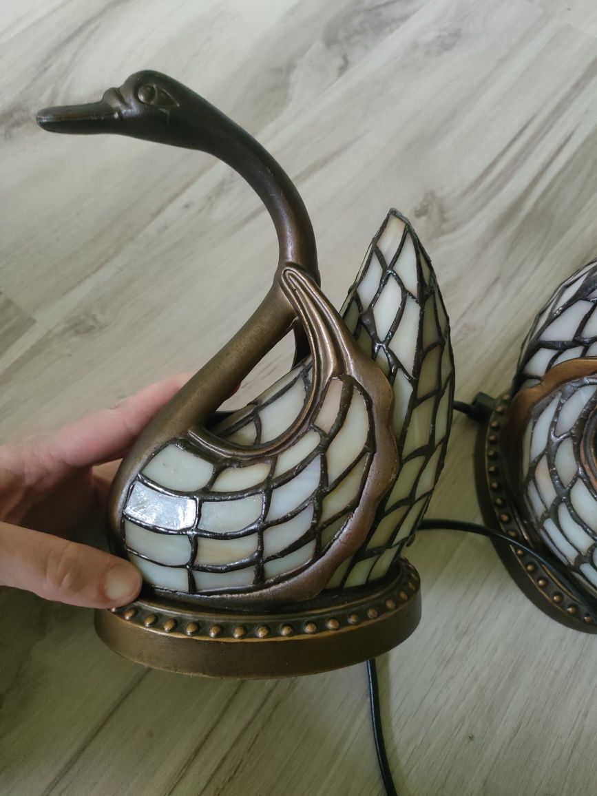 Lampka witrażowa łabędź