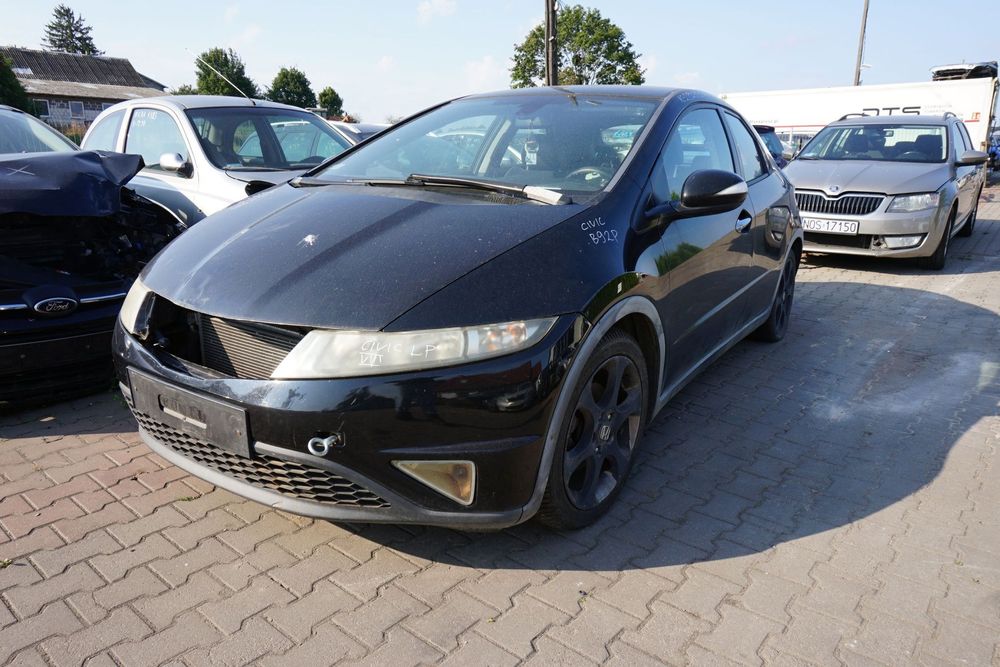 HONDA CIVIC VIII 5D HB 2006 B92P 1.4 16V L13A7 83KM SPLM CZARNY na części