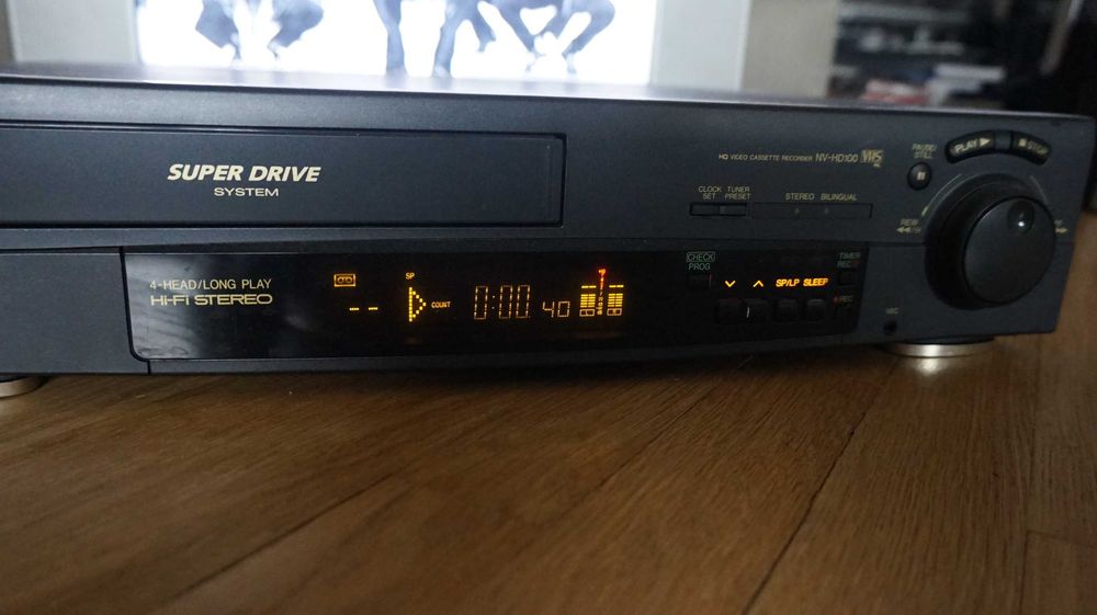 Видеомагнитофон Hi-Fi STEREO Panasonic NV HD100EG