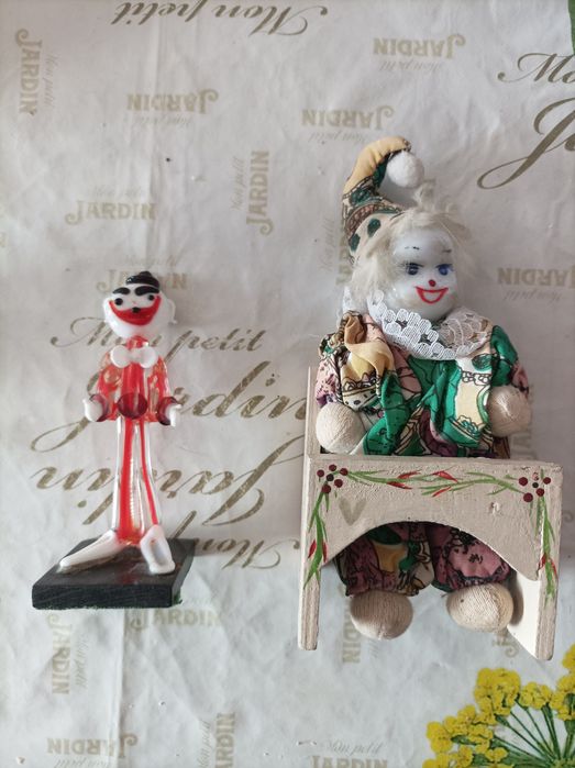 Bonecos palhaços vidro e louça