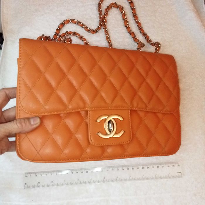 Оранжевая женская сумка chanel