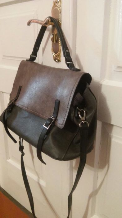 Сумка жіноча з шкірзамінника.