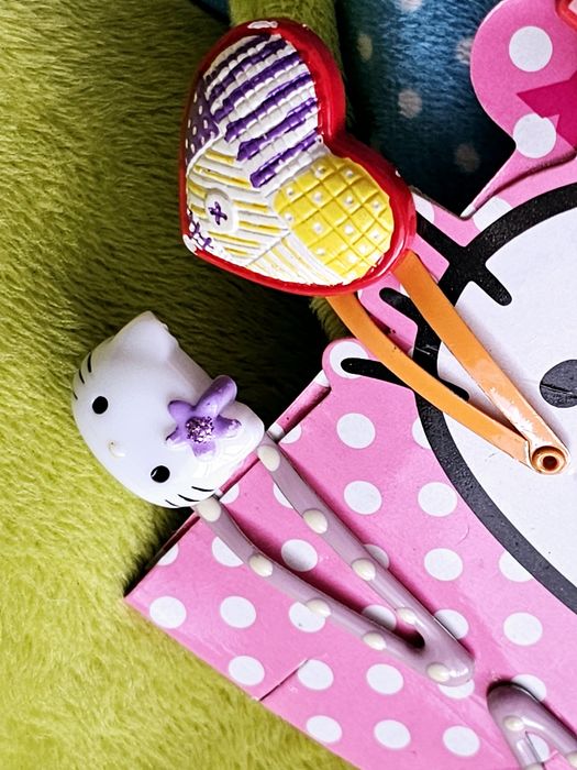 Hello Kitty wsuwki spinki zapinki do włosów swieta  prezent