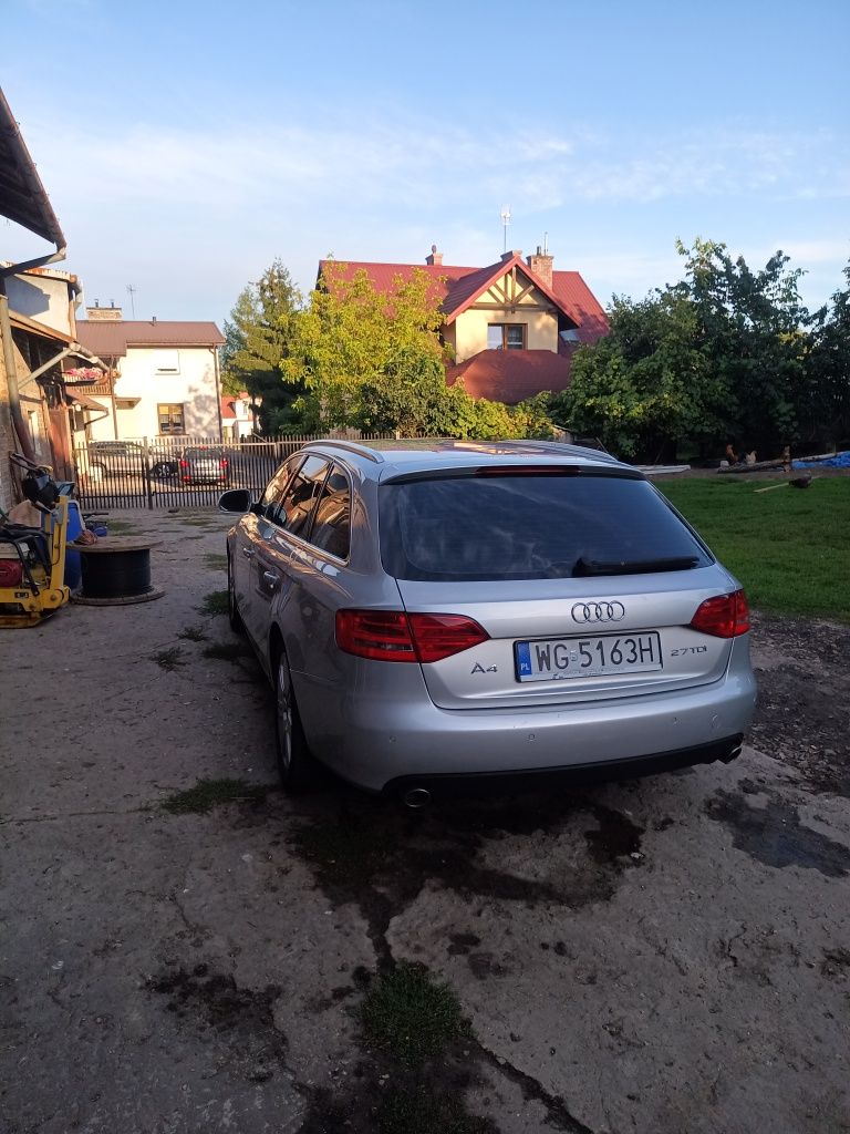 Audi A4b8 2.7tdi automat.