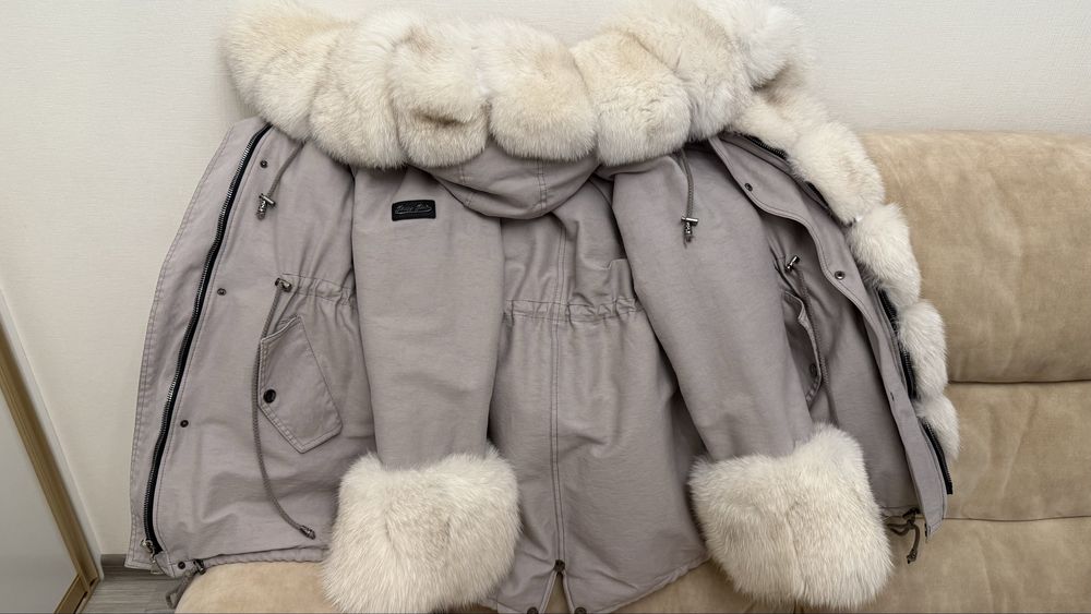 Куртка з хутром песця