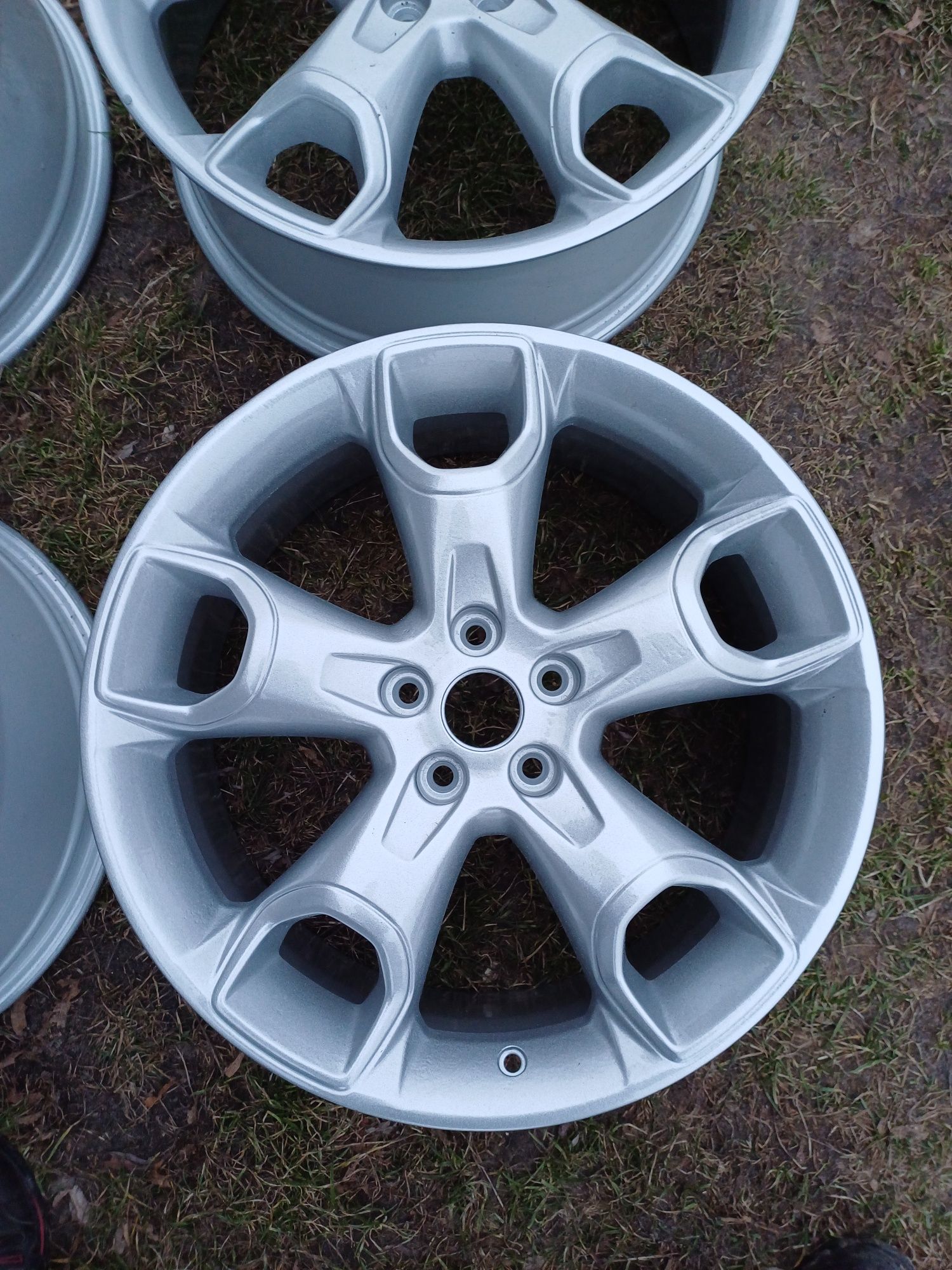 Felgi aluminiowe 19 cali 5x108 ET52.5