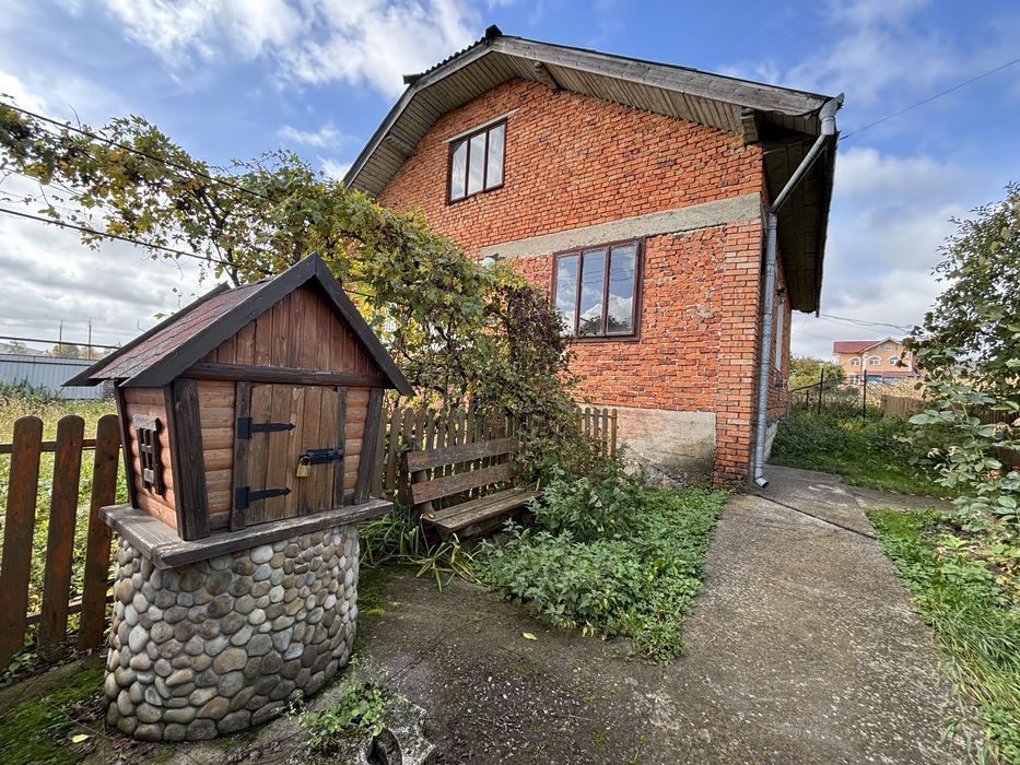 Продаж Будинок 75м². Ділянка 9 сот. Узин. Світло. Газ. Криниця. Центр