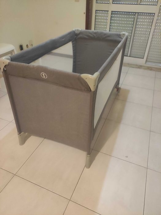 Berço s/colchão bom estado