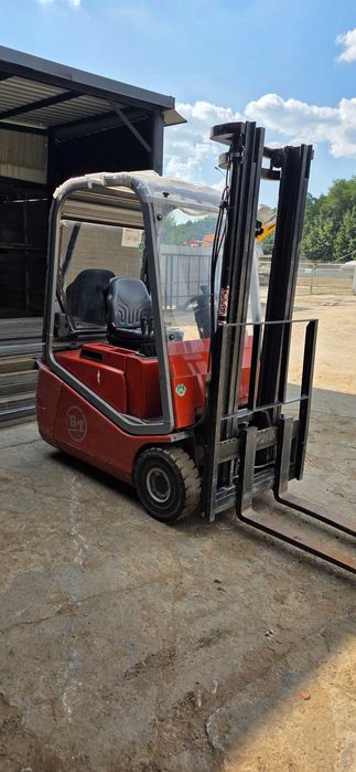 Wózek widłowy elektryczny bt cargo