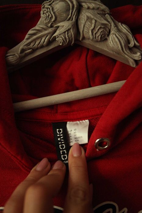 H&M XS-M owersizowa jaskrawo czerwona bluza z kapturem Divided