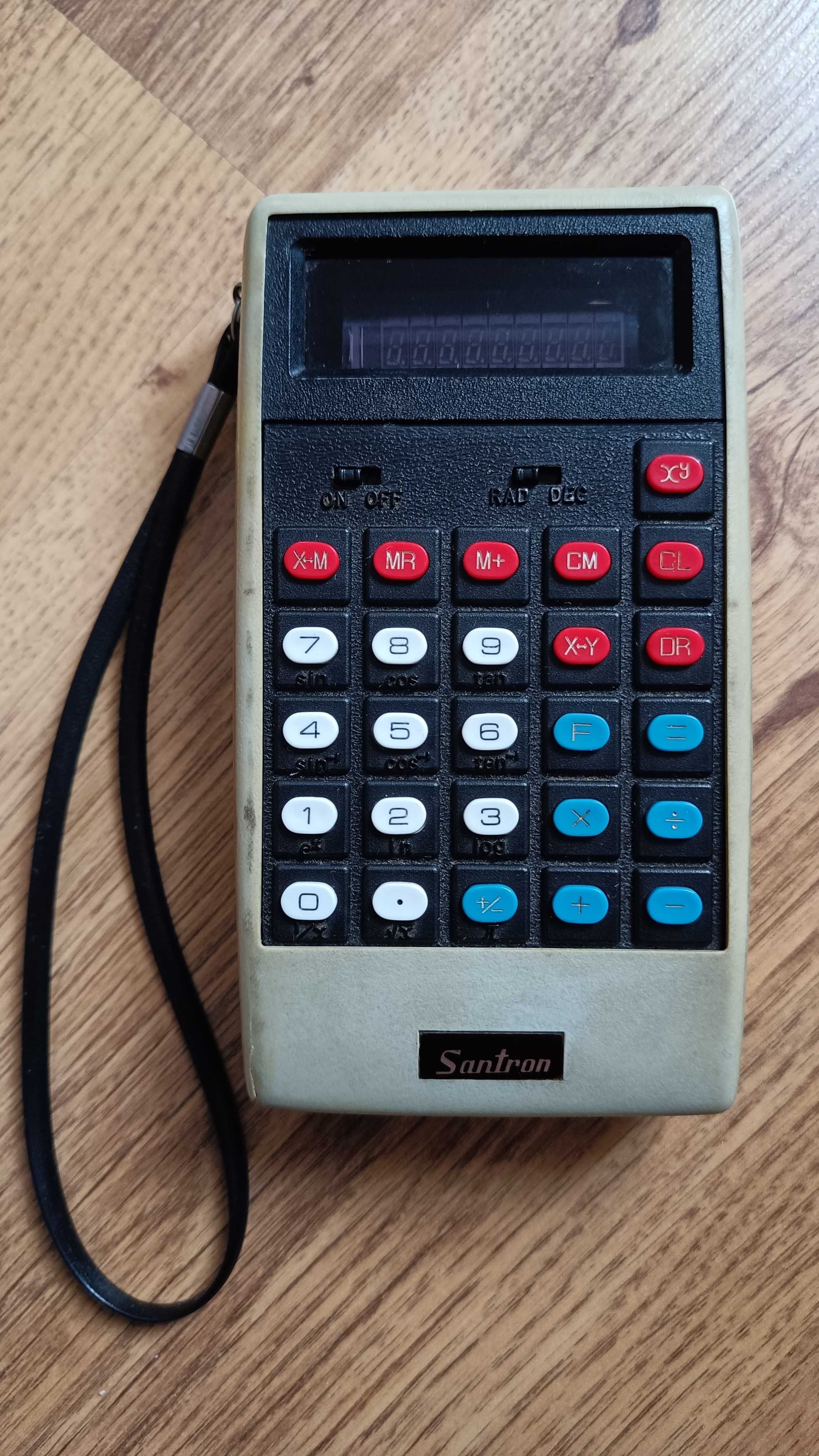 Zabytkowy kalkulator Santron Santronic 8SR