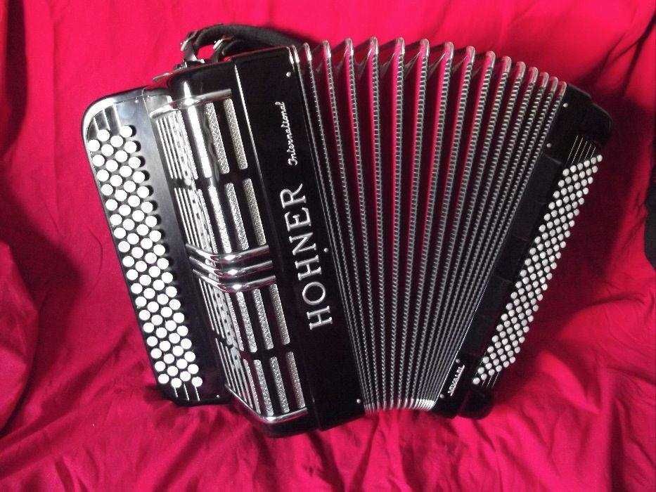 Acordeão Hohner International Vivaldi