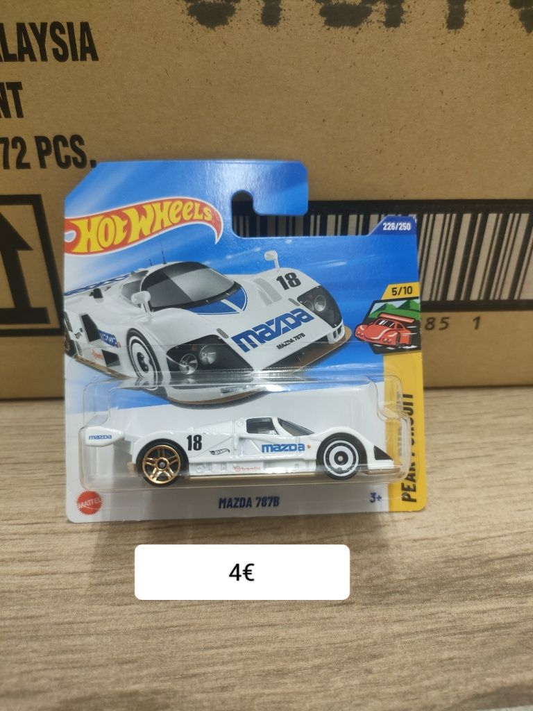 Hot wheels vários