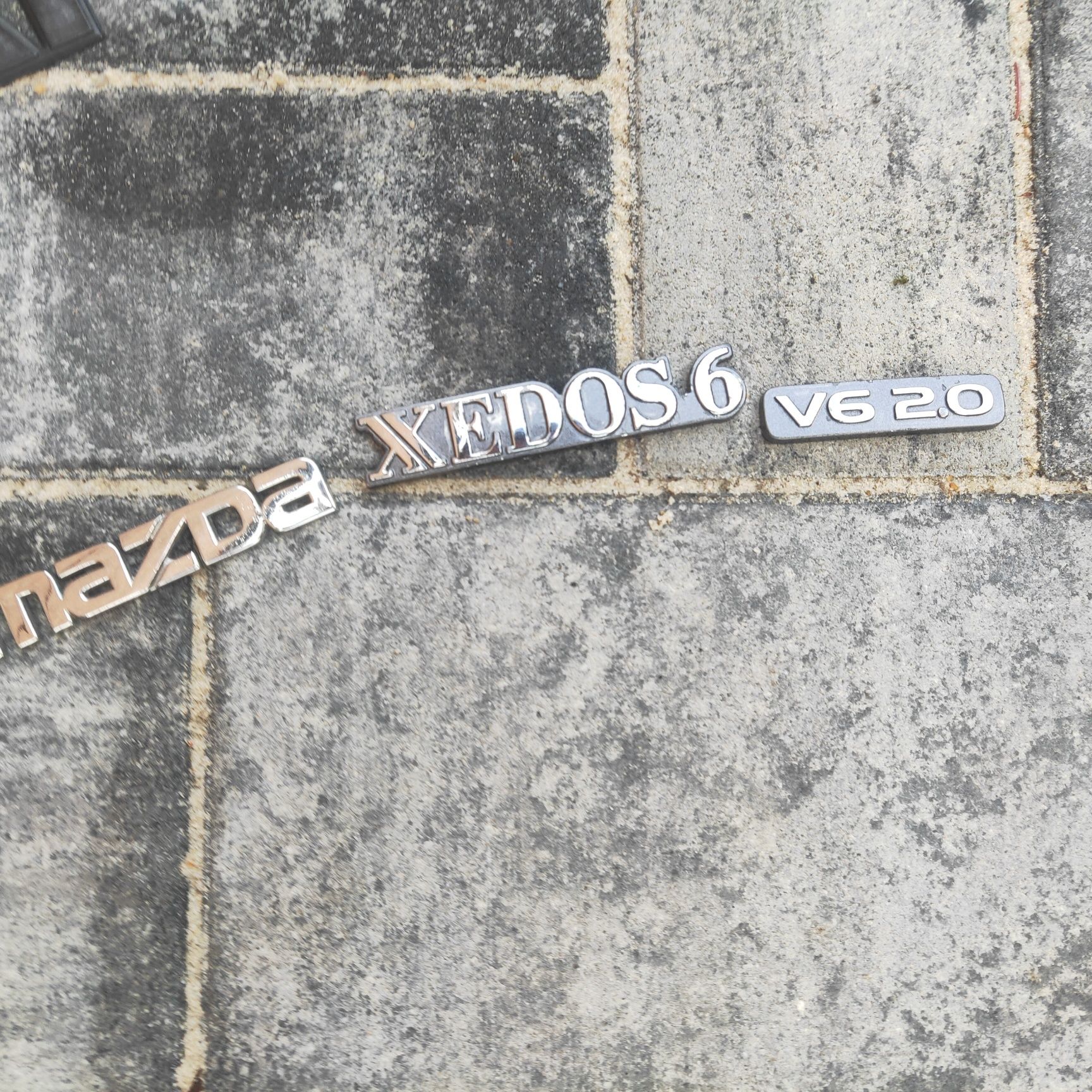 Mazda Xedos 6 V6 2,0 chrom logo napis emblemat Komplet