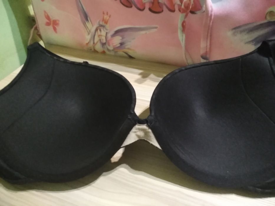 biustonosz Maidenform czarny push up r. 75D