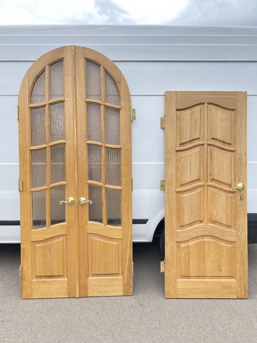 Продам вхідні чи між тамбурні  дубові  двері  в хорошому стані.