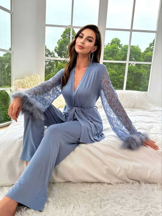 Стильний домашній костюм з мереживом. Дуже гарний
Поліестер+ віскоза.