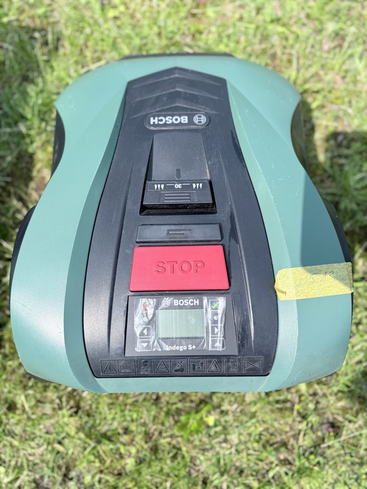 Automatyczna kosiarka robot Bosch Indego S+ garaz plus stacja ładujaca
