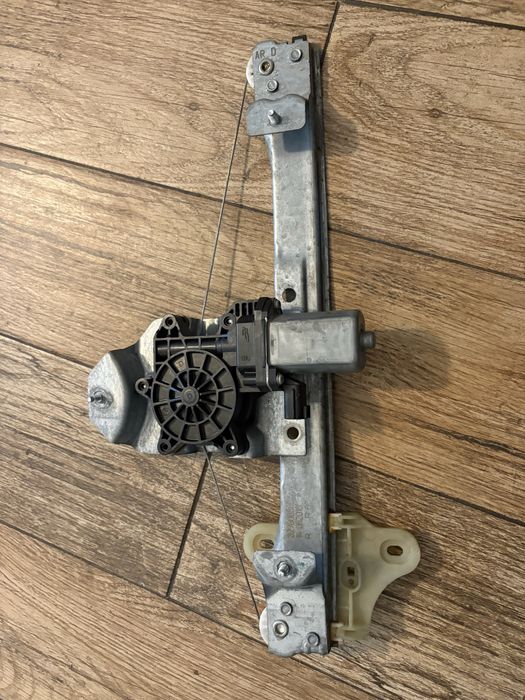 Mechanizm podnoszenia szyby prawy tylny Renault Clio IV