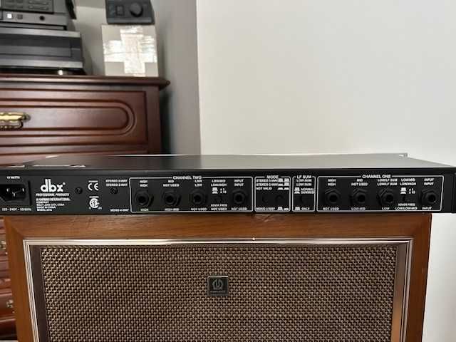 Crossover ativo dbx 234s