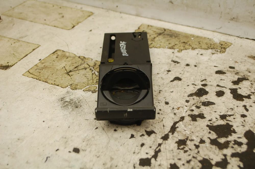 UCHWYT NA KUBKI CUPHOLDER 8L0862534F AUDI A3 8L LIFT