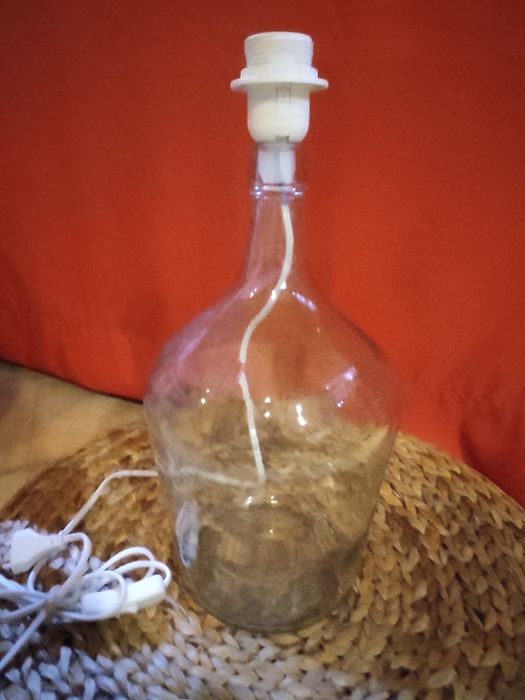 Candeeiro com garrafão