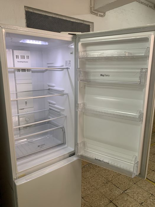 Frigorifico Daewoo combinado branco