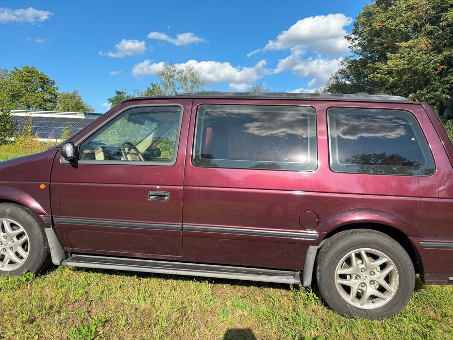 Sprzedam Chrysler Voyager 3.3 1992