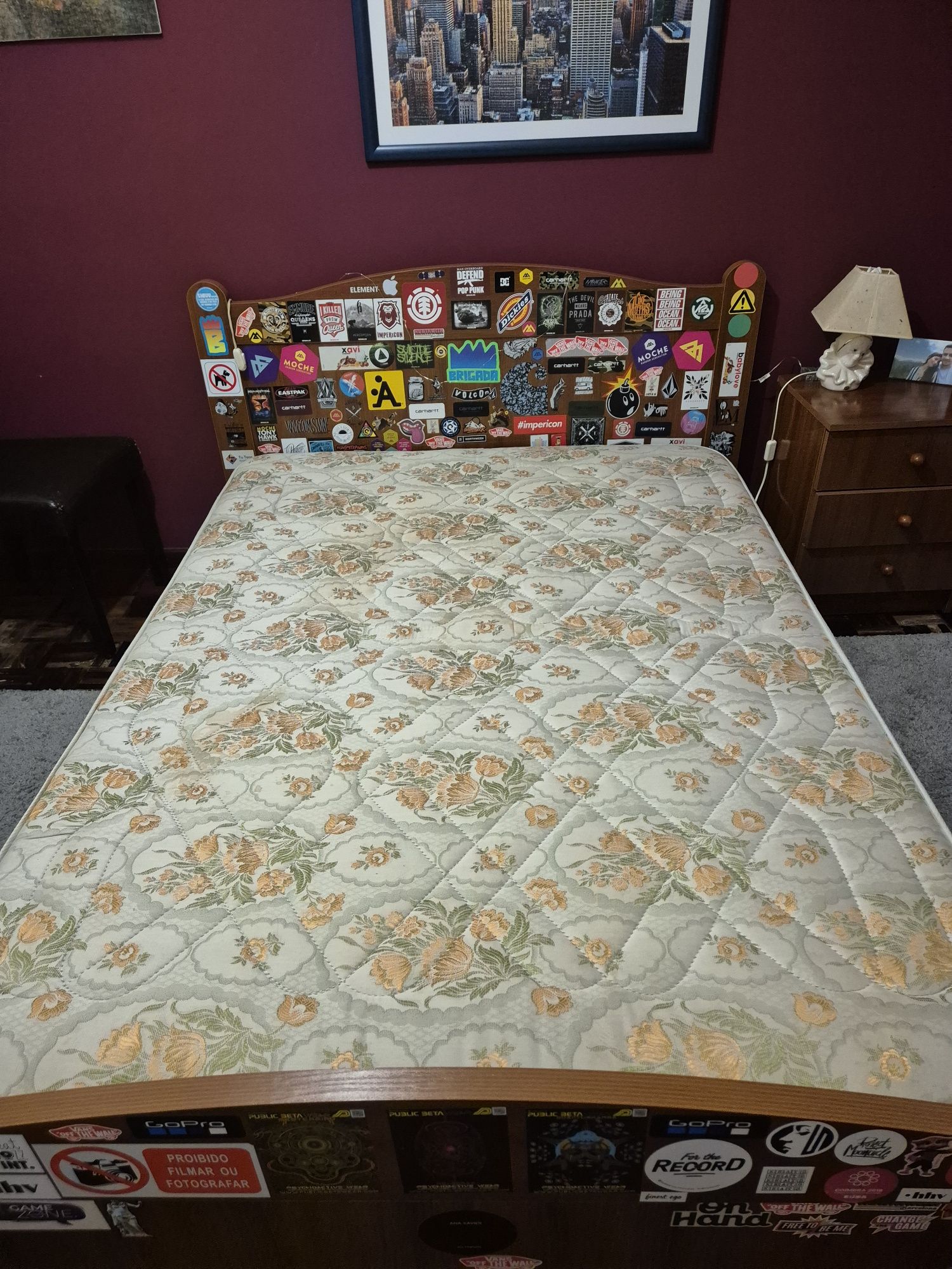 Cama de casal com estrado