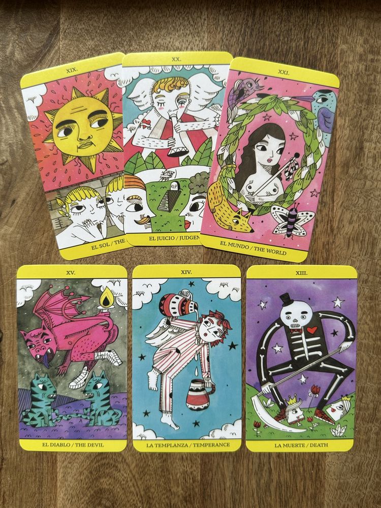 НОВА шикарна колода карт таро The Magic Tarot