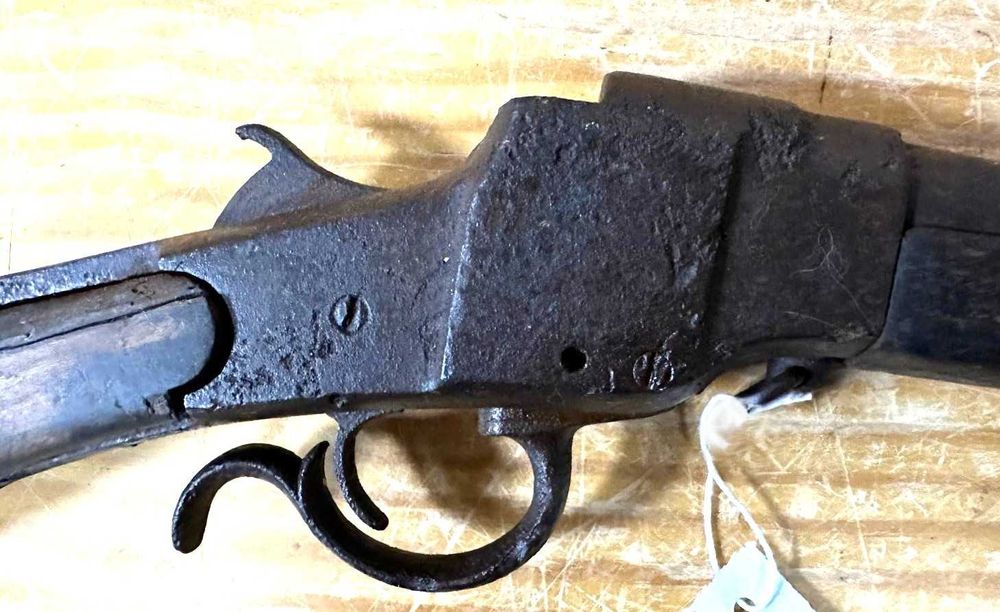 Espingarda obsoleta antiga decorativa, Hopkins & Allen, cerca 1875.