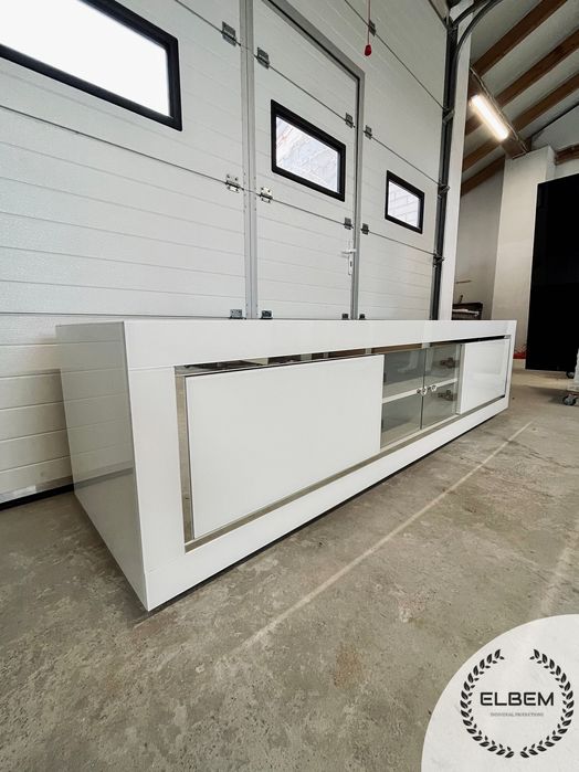 Szklana biała szafla RTV Glamour