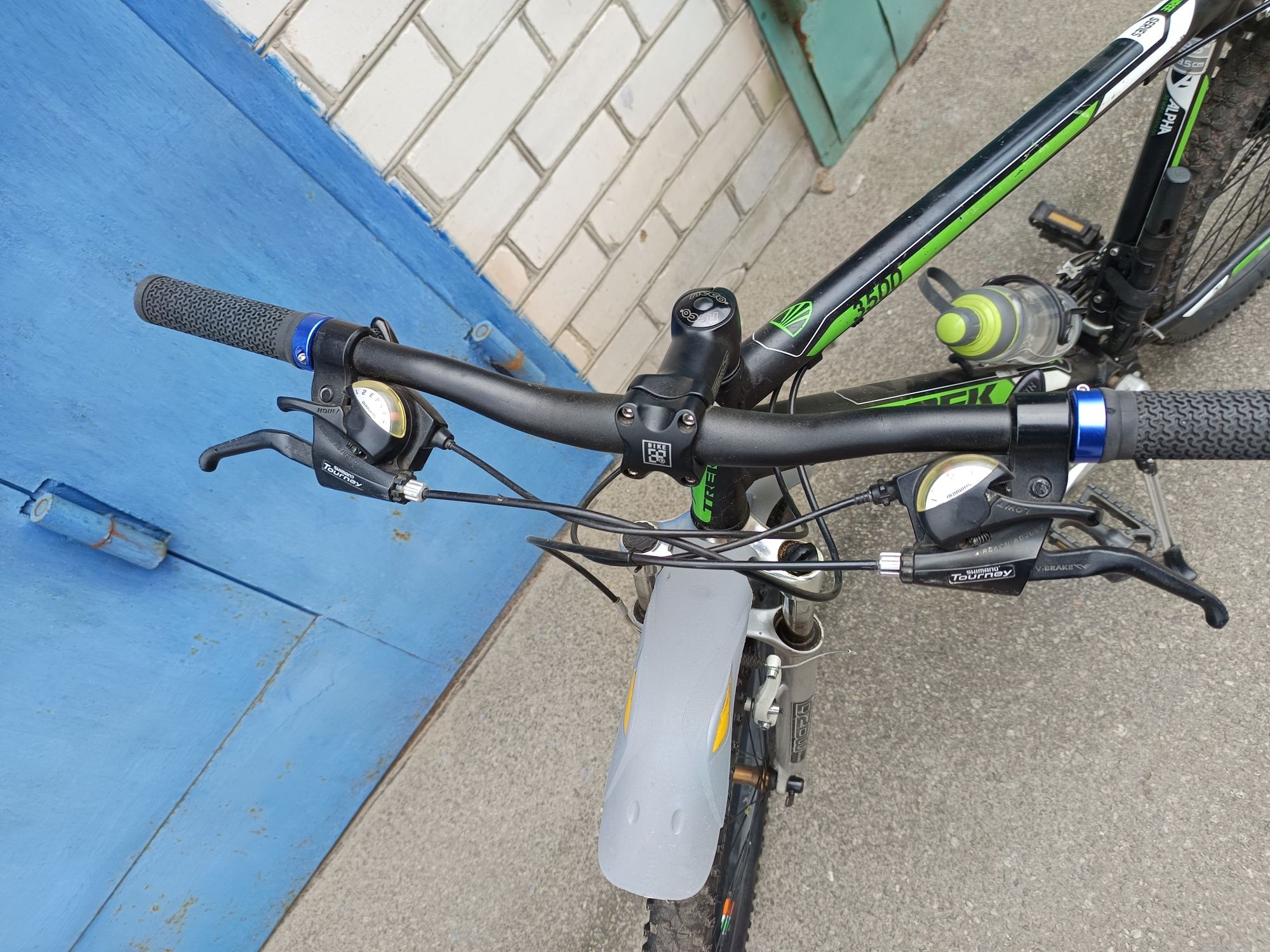 Продам велосипед TREK 3500