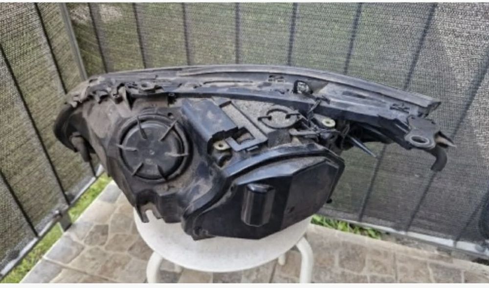 Lampa BMW E60 prawy przód xenon