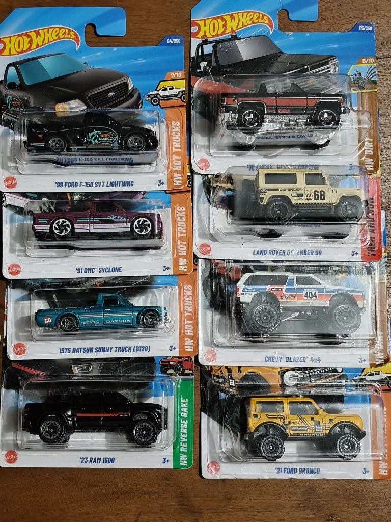 Hot Wheels diversos modelos