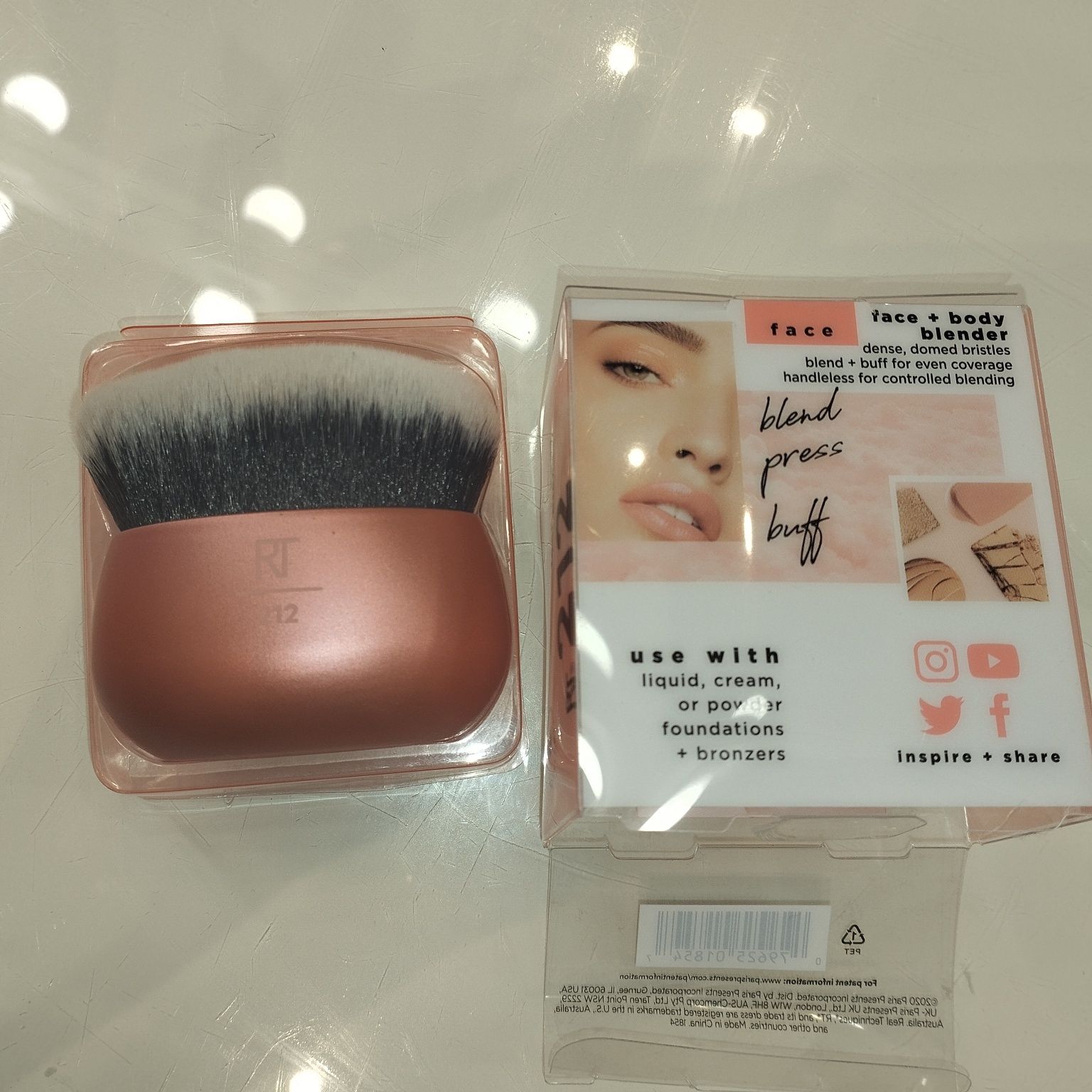 Pędzel do twarzy i ciała 212 real techniques bronzer podkład