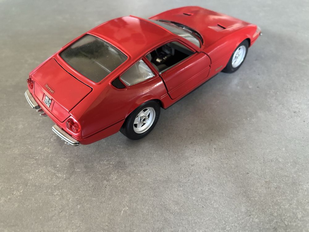 Model Techno Giodi skala 1/18 Ferrari 365 GTB/4 made in Italy