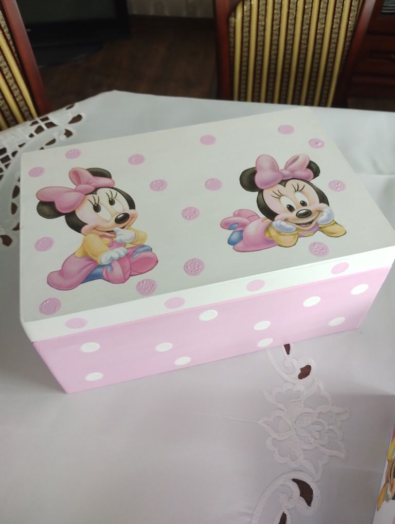 Kuferek wspomnień decoupage dla dziewczynki Myszka Minnie