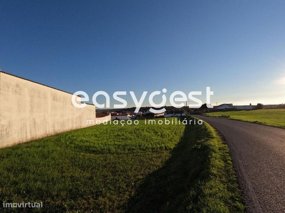Terreno Rústico com 1890m2 localizado na aldeia de Jungeiros