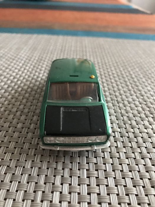 Модель авто Фіат 124 масштабу 1/43