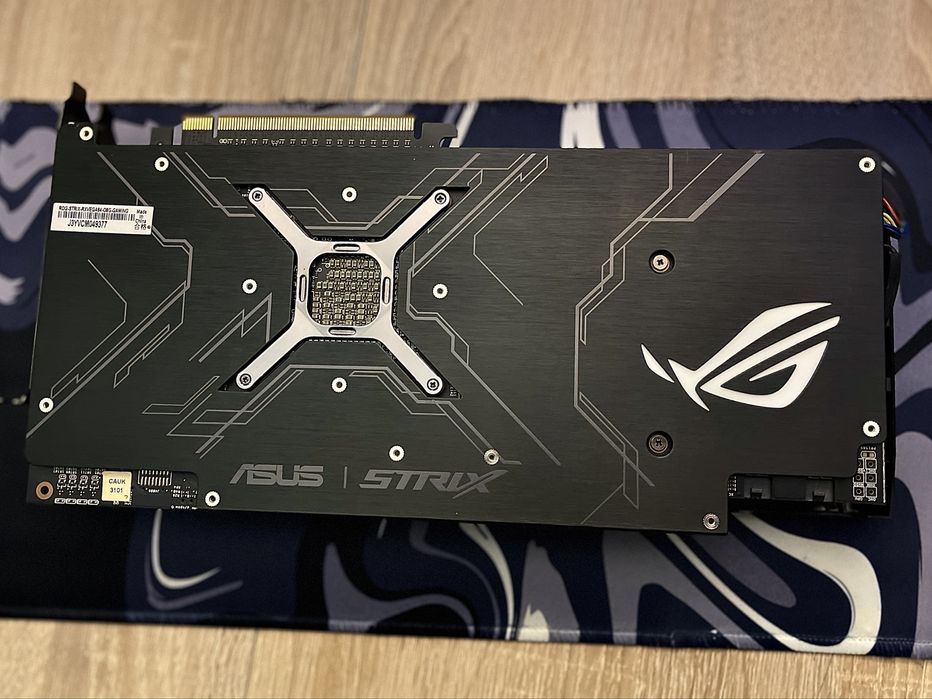 Karta graficzna Asus Rog Strix Vega64 O8Gb