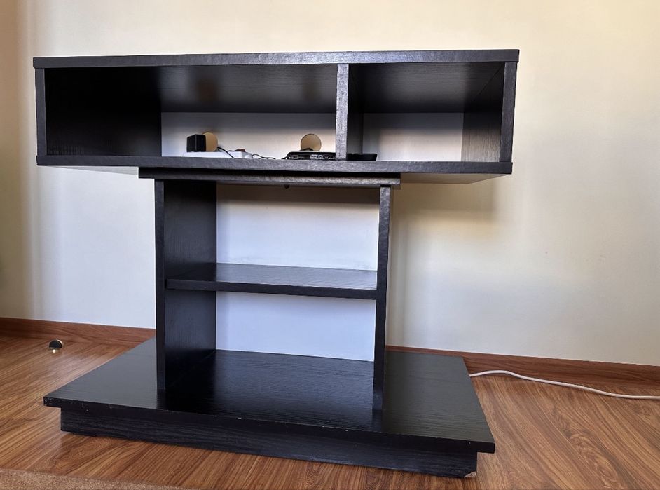 Szafka RTV obrotowa pod telewizor kolor czarny.