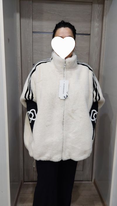 Нова біла шуба з лампасами,хутро під норку,на дубляжі.